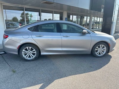 2016 Chrysler 200 Limited