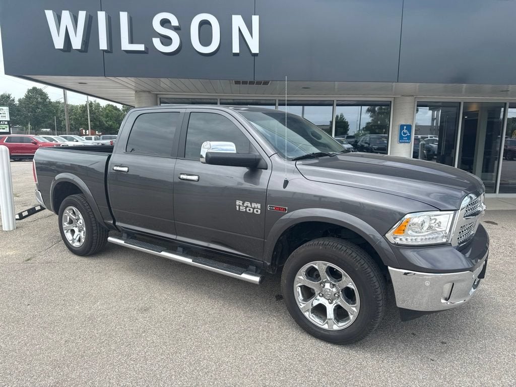 2017 RAM 1500 Laramie Crew Cab 4x4 5'7" Box