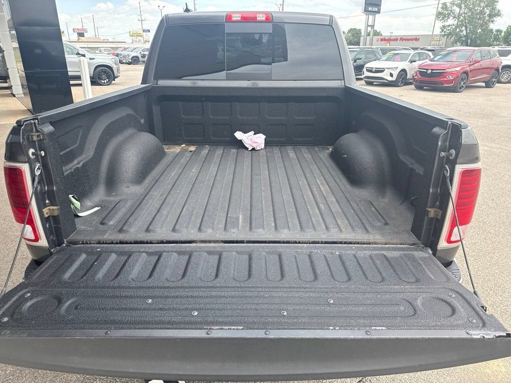 2017 RAM 1500 Laramie Crew Cab 4x4 5'7" Box