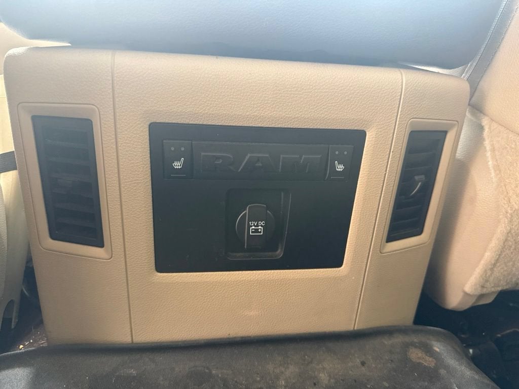 2017 RAM 1500 Laramie Crew Cab 4x4 5'7" Box