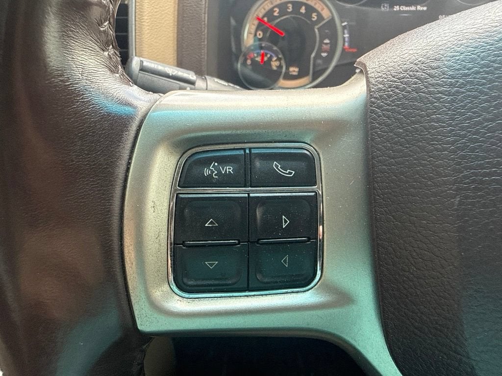 2017 RAM 1500 Laramie Crew Cab 4x4 5'7" Box