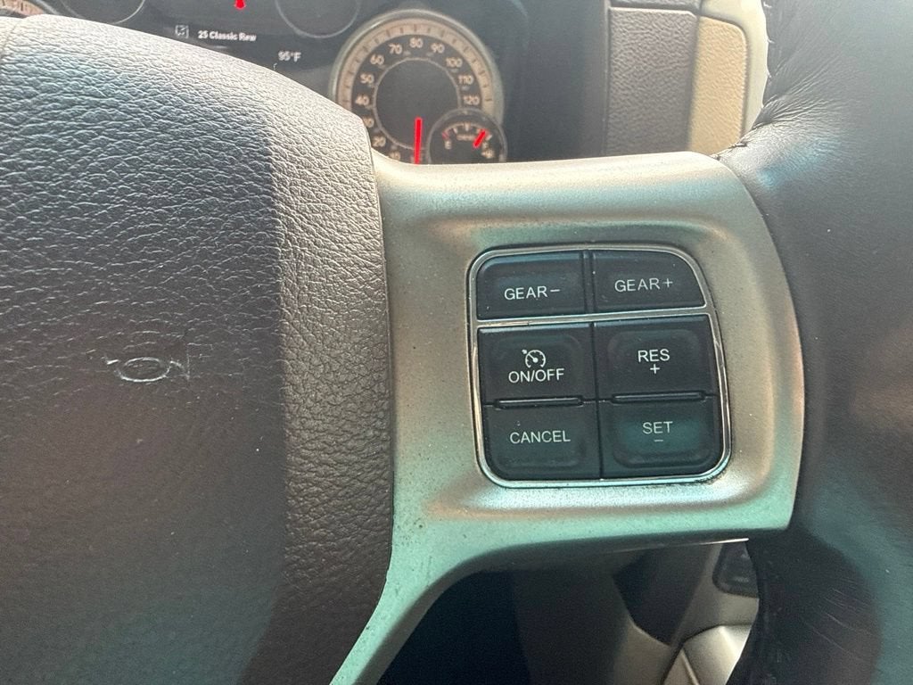 2017 RAM 1500 Laramie Crew Cab 4x4 5'7" Box
