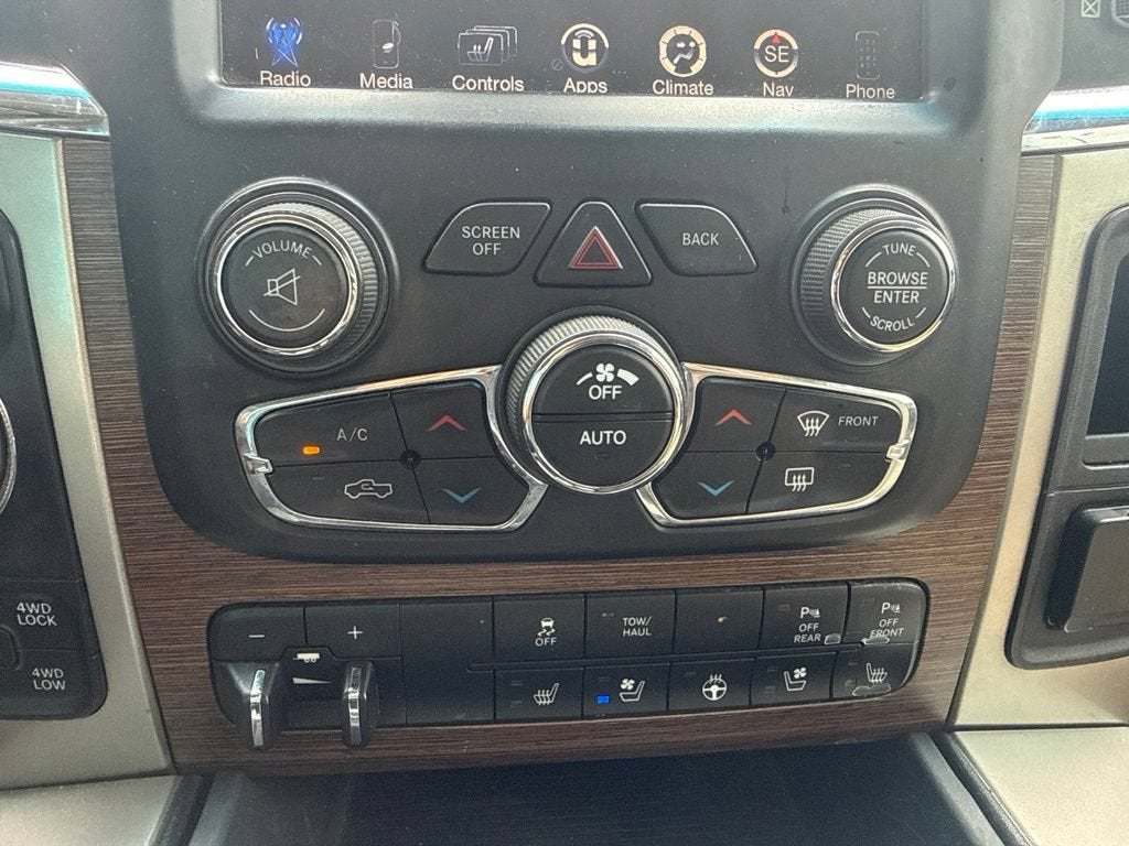 2017 RAM 1500 Laramie Crew Cab 4x4 5'7" Box