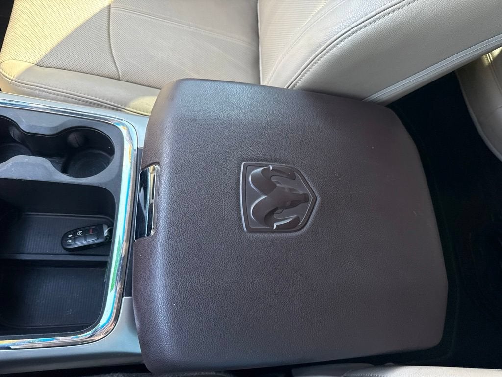 2017 RAM 1500 Laramie Crew Cab 4x4 5'7" Box