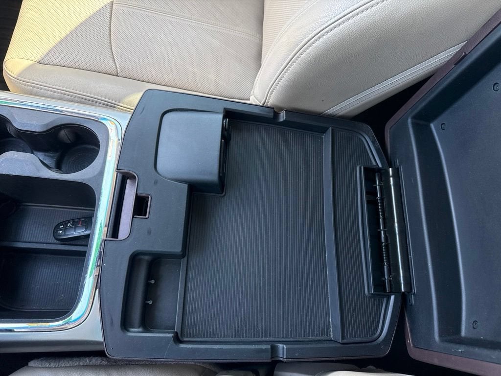2017 RAM 1500 Laramie Crew Cab 4x4 5'7" Box