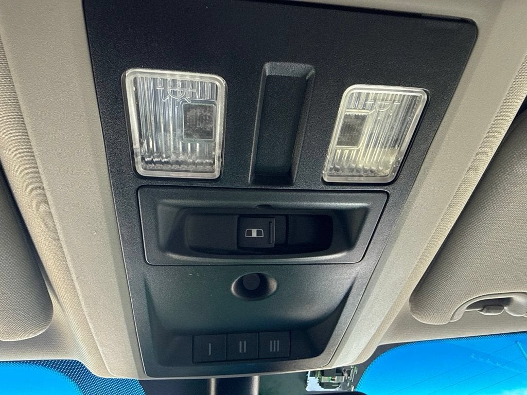 2017 RAM 1500 Laramie Crew Cab 4x4 5'7" Box