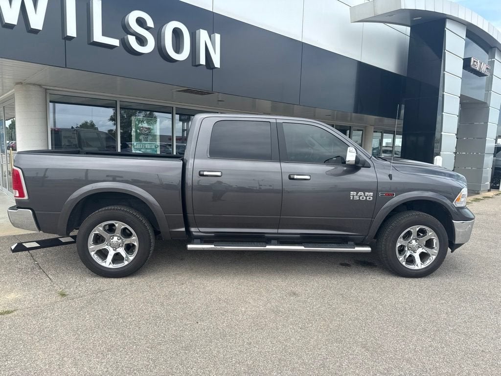2017 RAM 1500 Laramie Crew Cab 4x4 5'7" Box