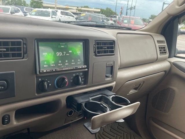 2004 Ford Super Duty F-350 DRW XL