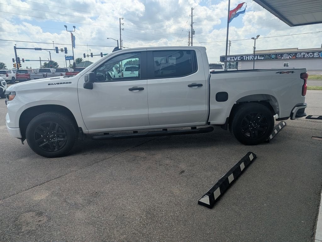 2025 Chevrolet Silverado 1500 Custom