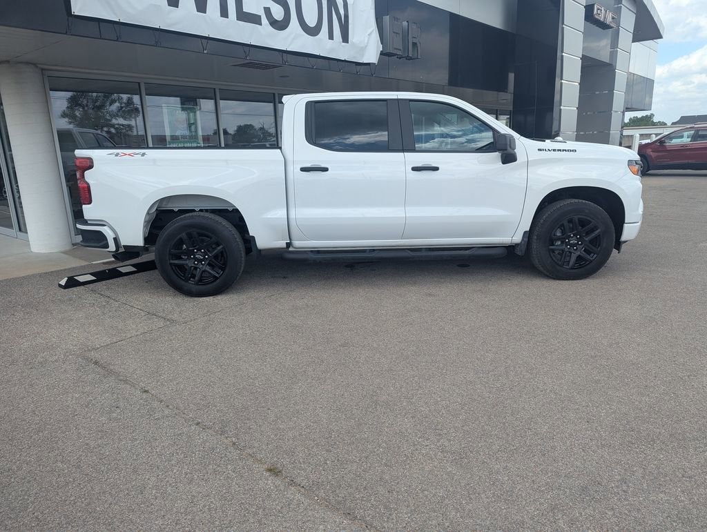 2025 Chevrolet Silverado 1500 Custom