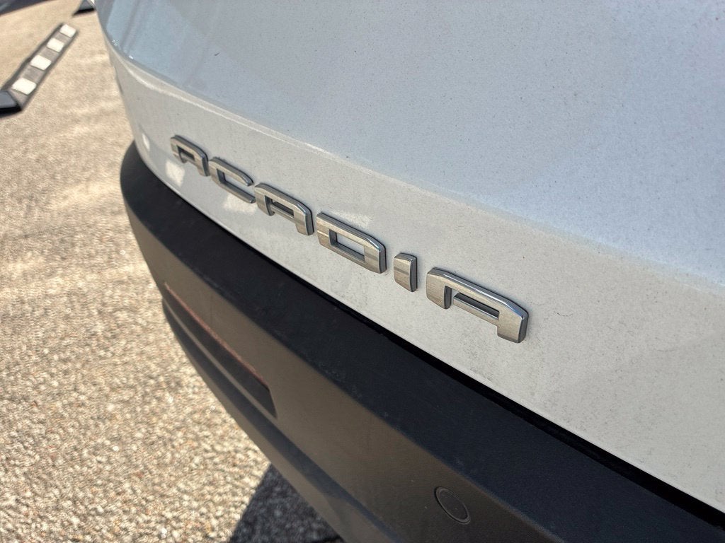 2023 GMC Acadia AT4