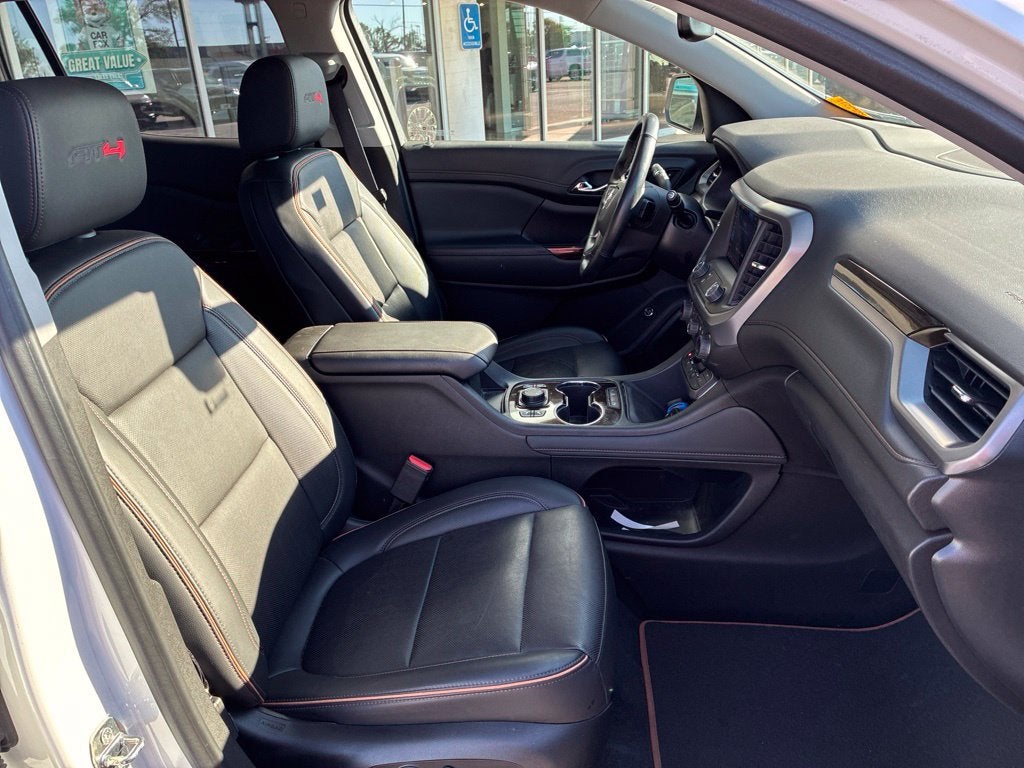 2023 GMC Acadia AT4