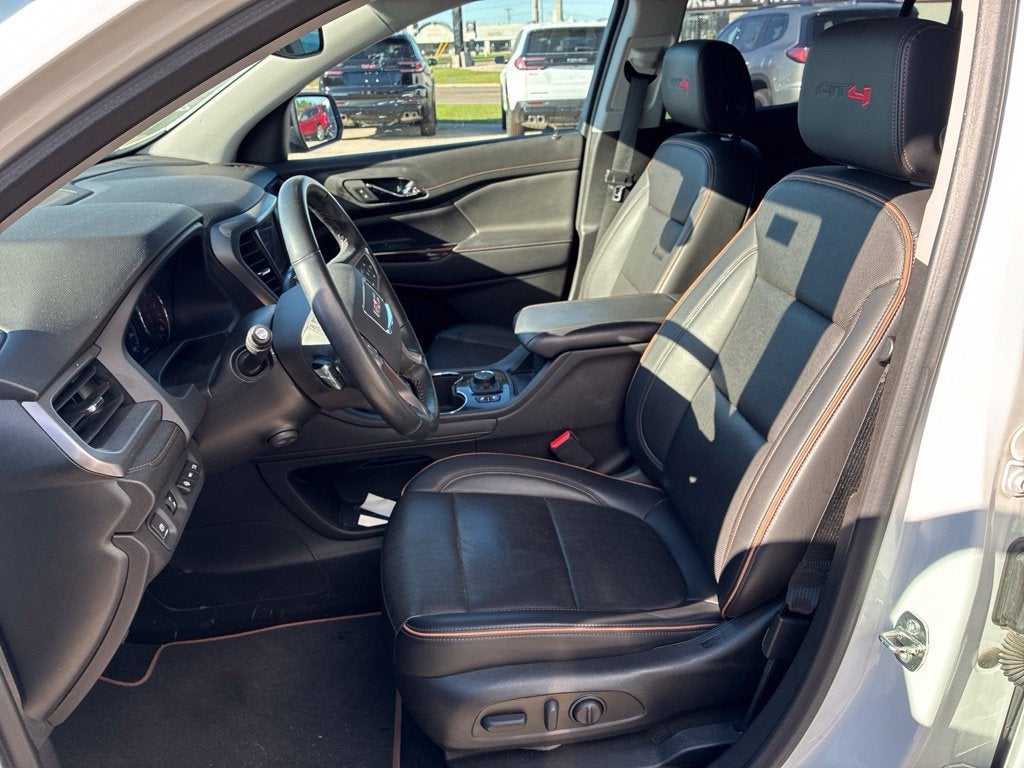 2023 GMC Acadia AT4