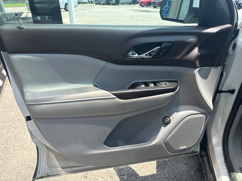 2017 GMC Acadia SLT