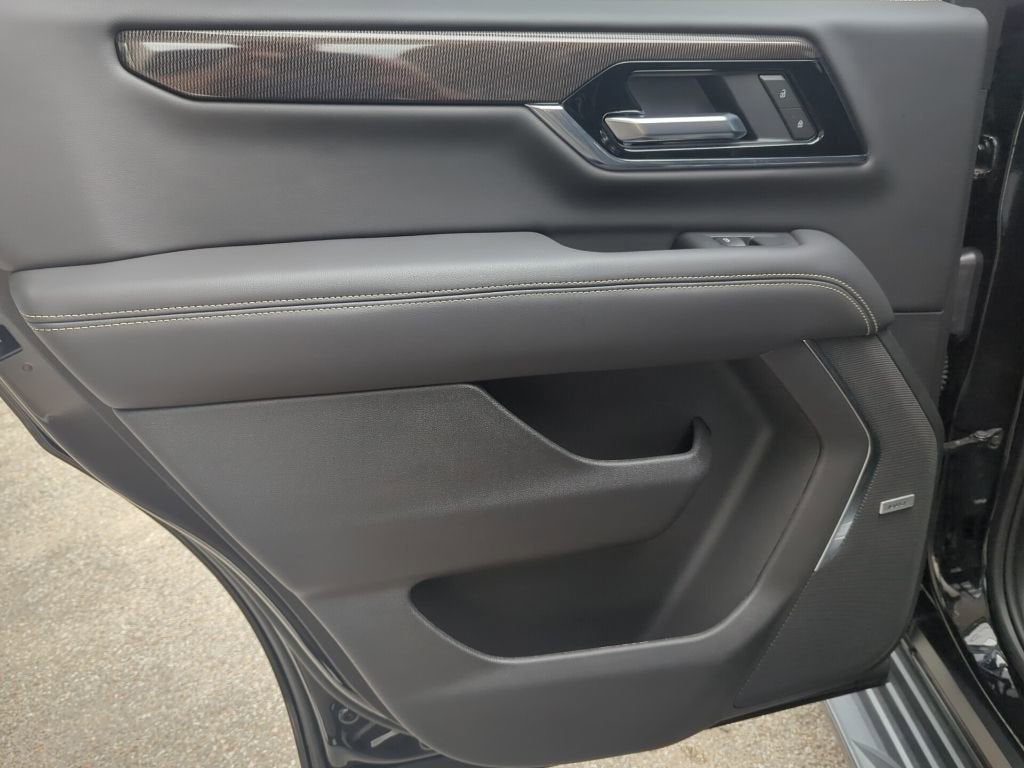2025 GMC Yukon Elevation