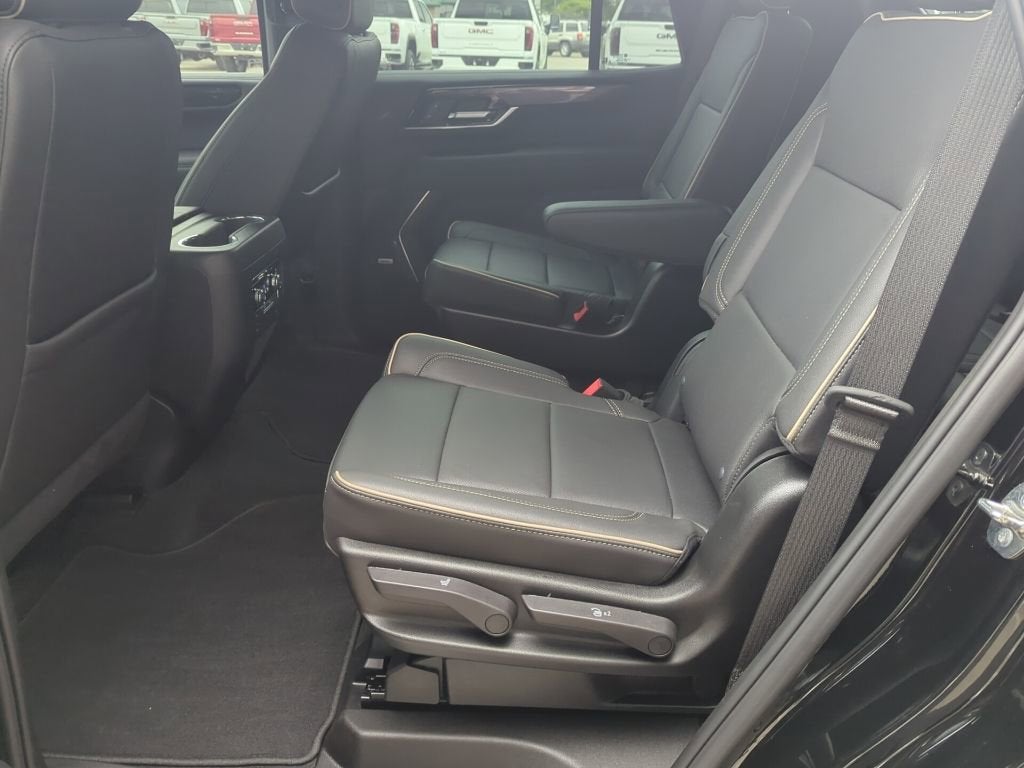 2025 GMC Yukon Elevation