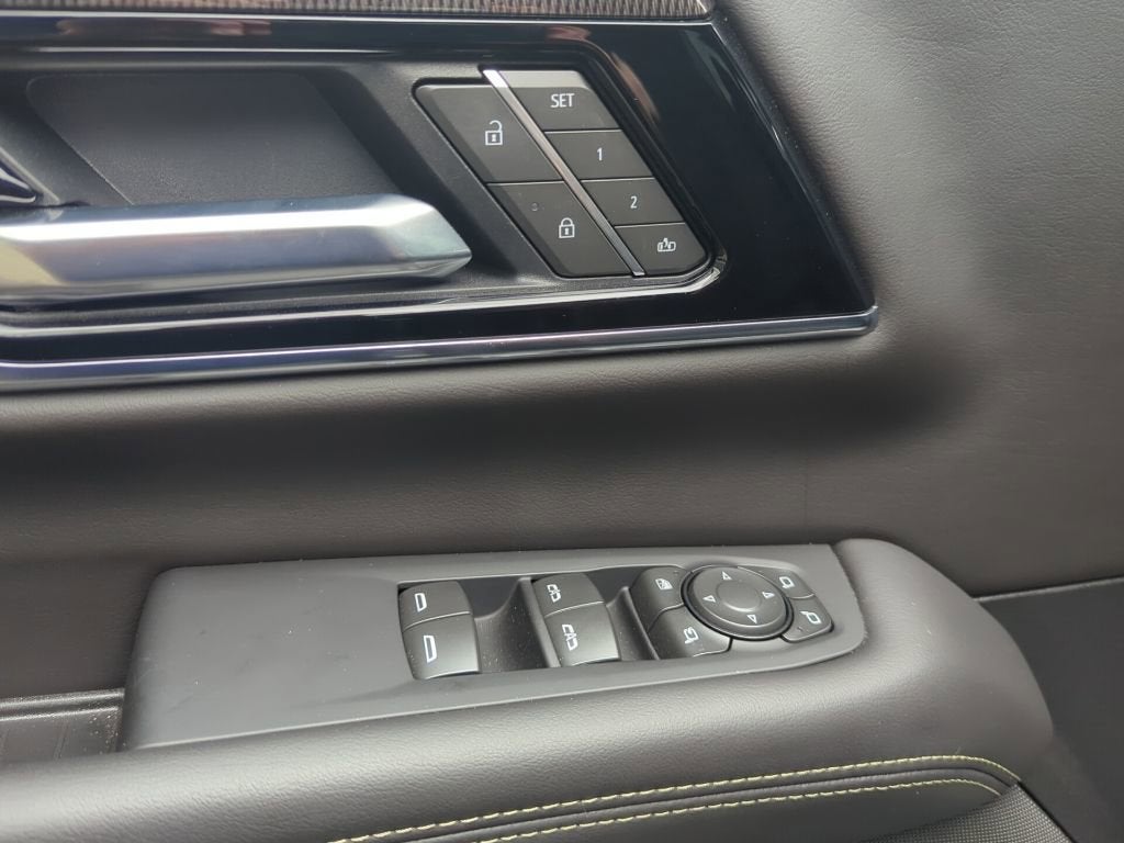 2025 GMC Yukon Elevation