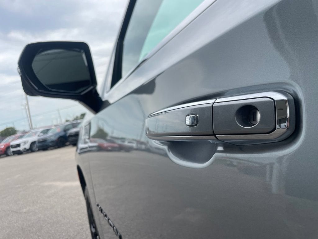 2024 GMC Yukon SLT