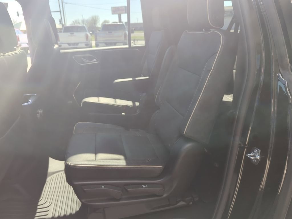 2024 GMC Yukon XL SLT