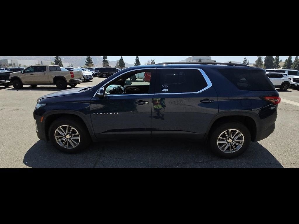 2022 Chevrolet Traverse LT Cloth