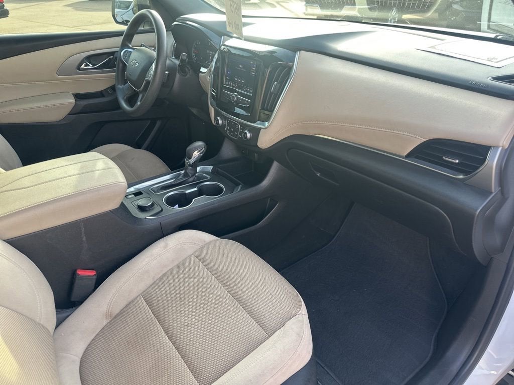 2022 Chevrolet Traverse LS