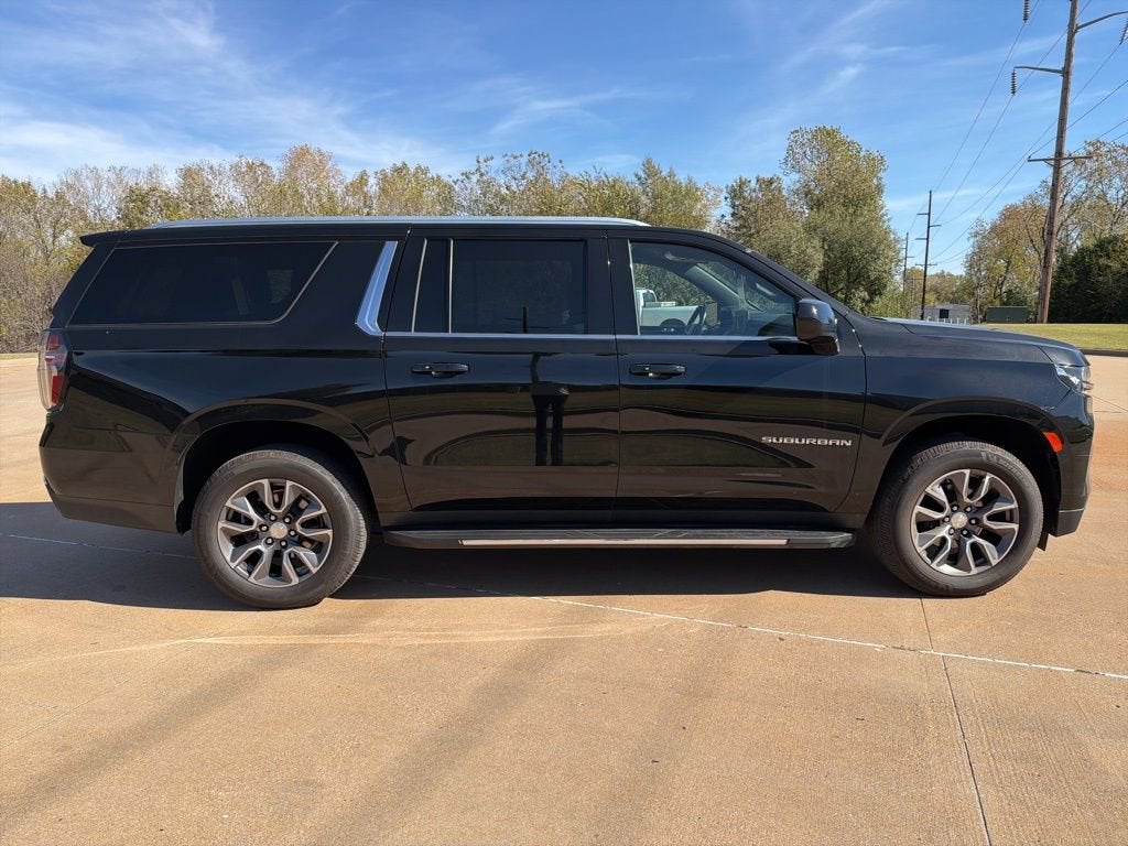 2023 Chevrolet Suburban LS