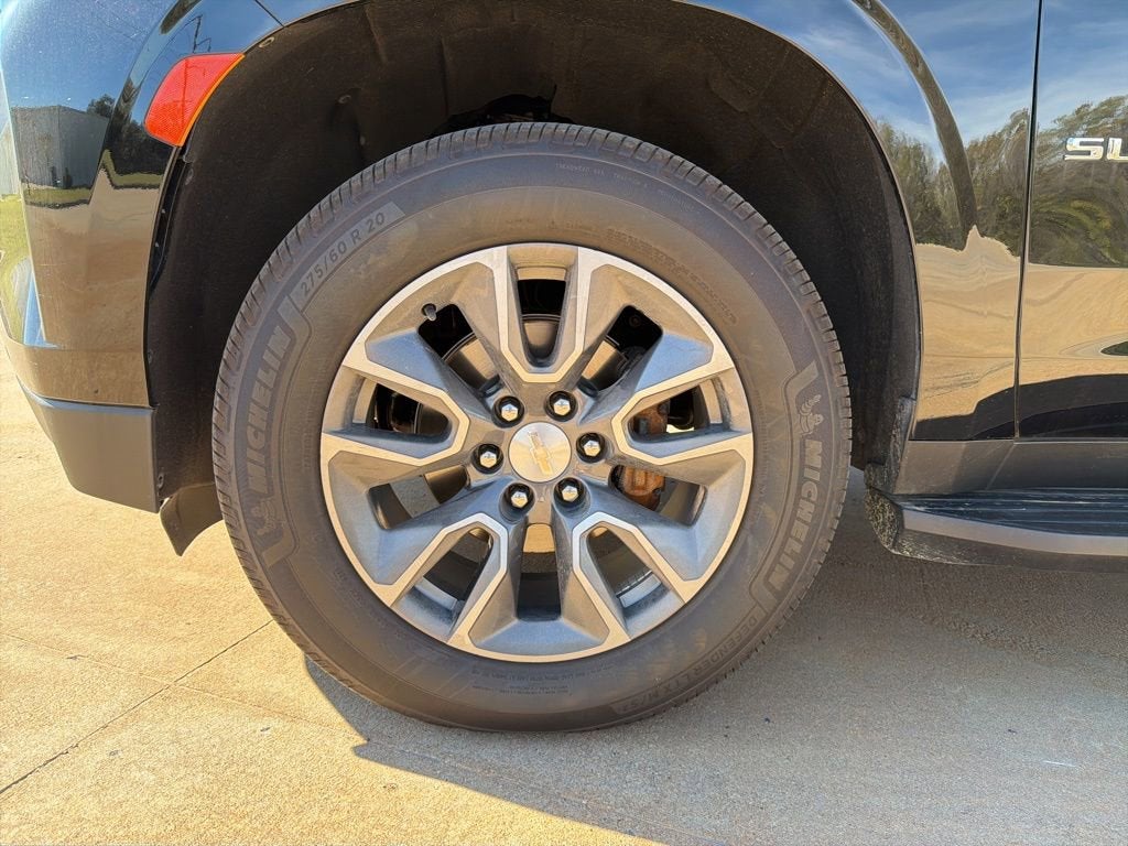 2023 Chevrolet Suburban LS