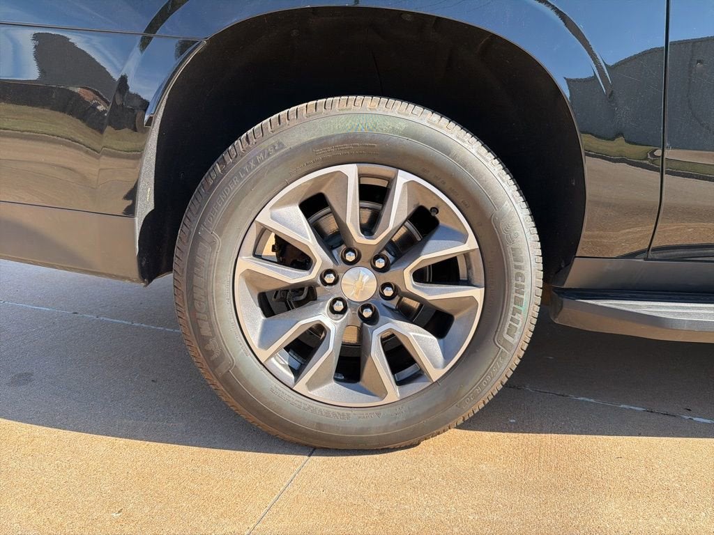 2023 Chevrolet Suburban LS