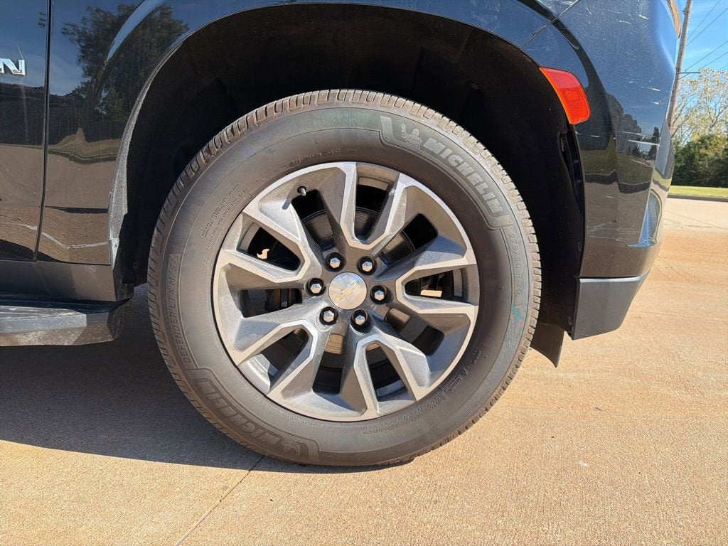 2023 Chevrolet Suburban LS