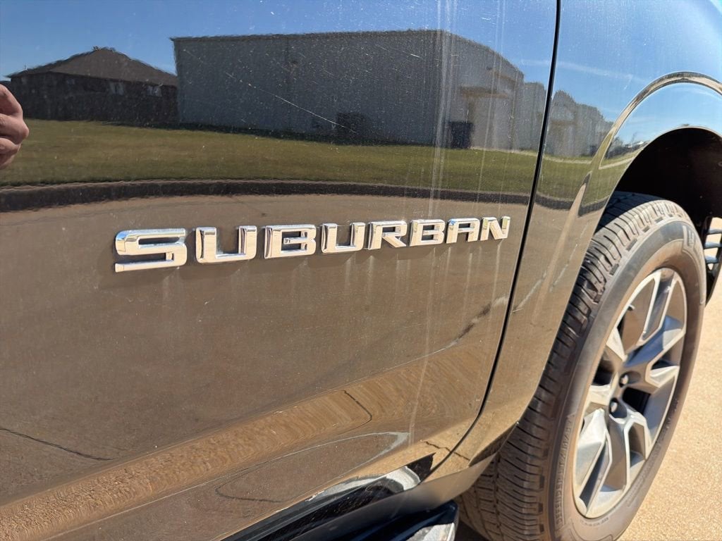 2023 Chevrolet Suburban LS