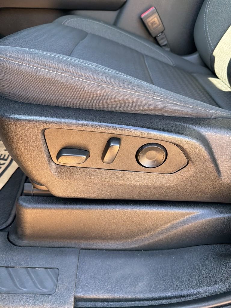 2023 Chevrolet Suburban LS