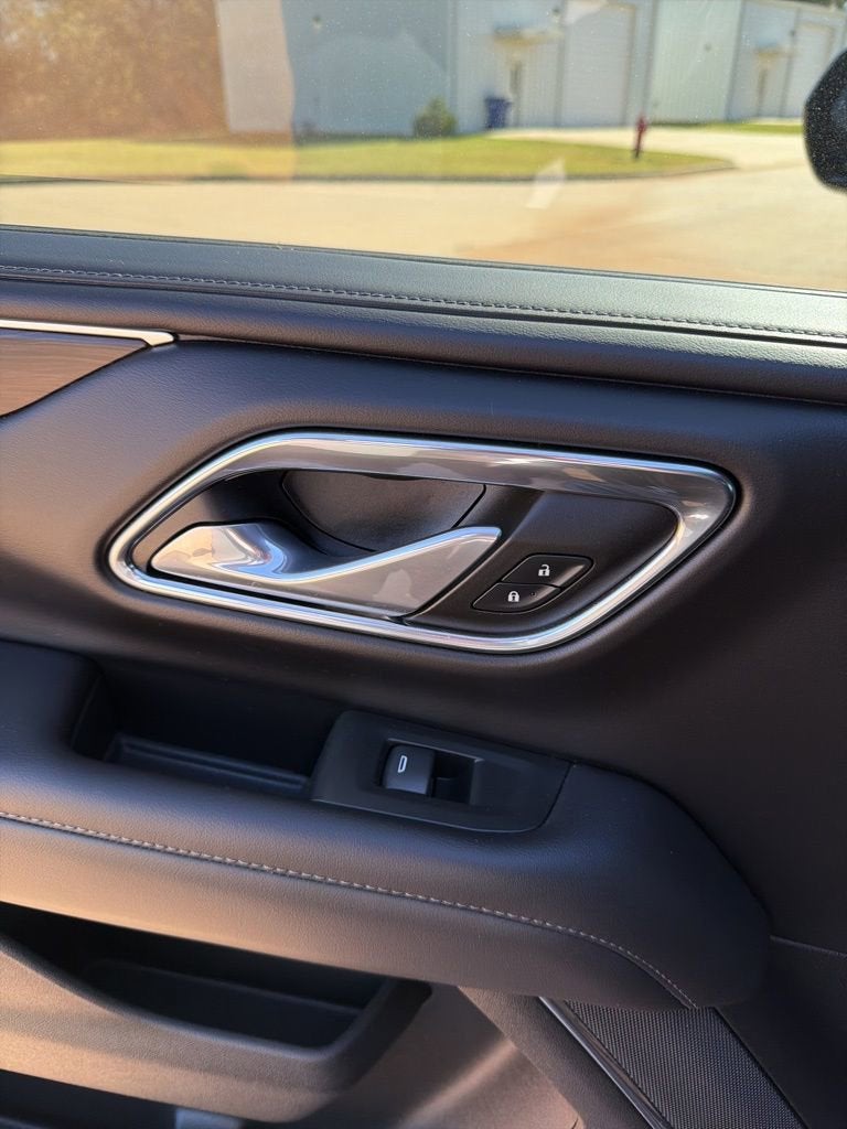 2023 Chevrolet Suburban LS