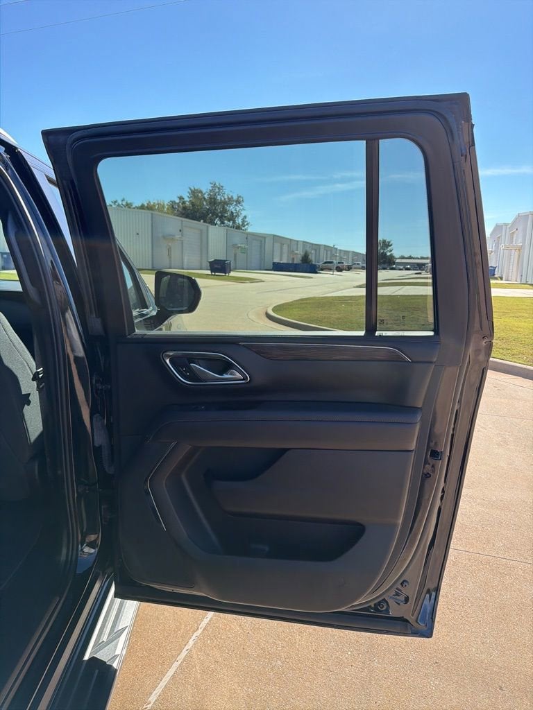 2023 Chevrolet Suburban LS