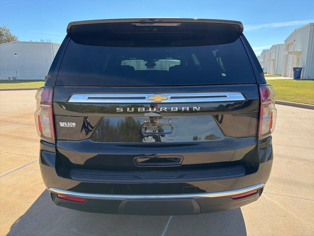 2023 Chevrolet Suburban LS