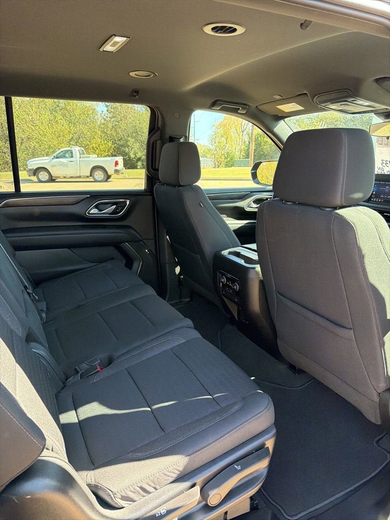 2023 Chevrolet Suburban LS