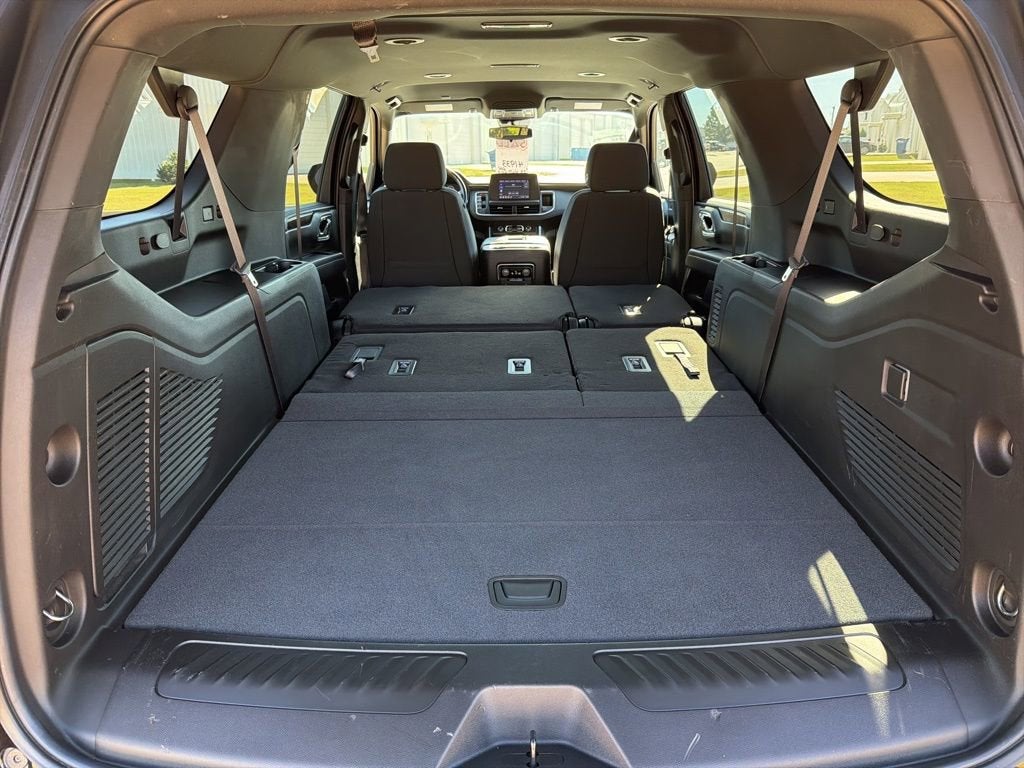 2023 Chevrolet Suburban LS