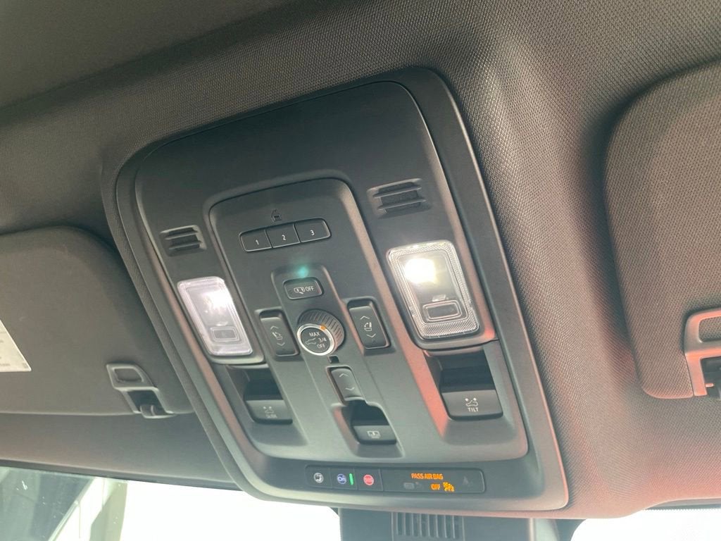 2024 Chevrolet Suburban RST