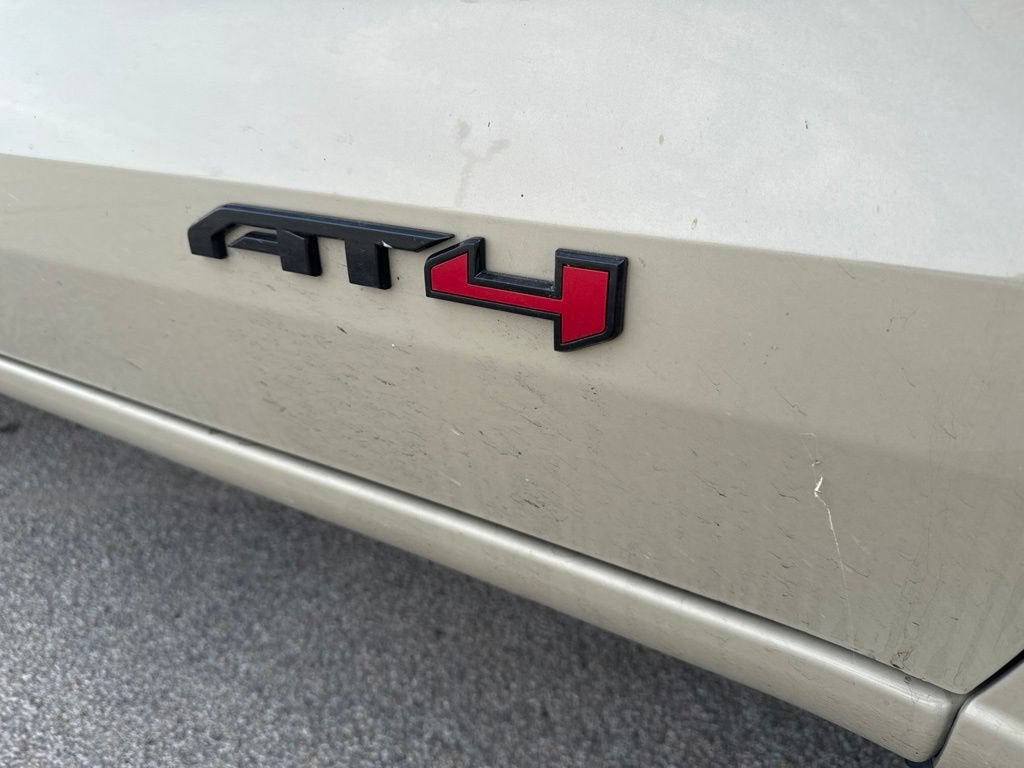 2023 GMC Canyon AT4