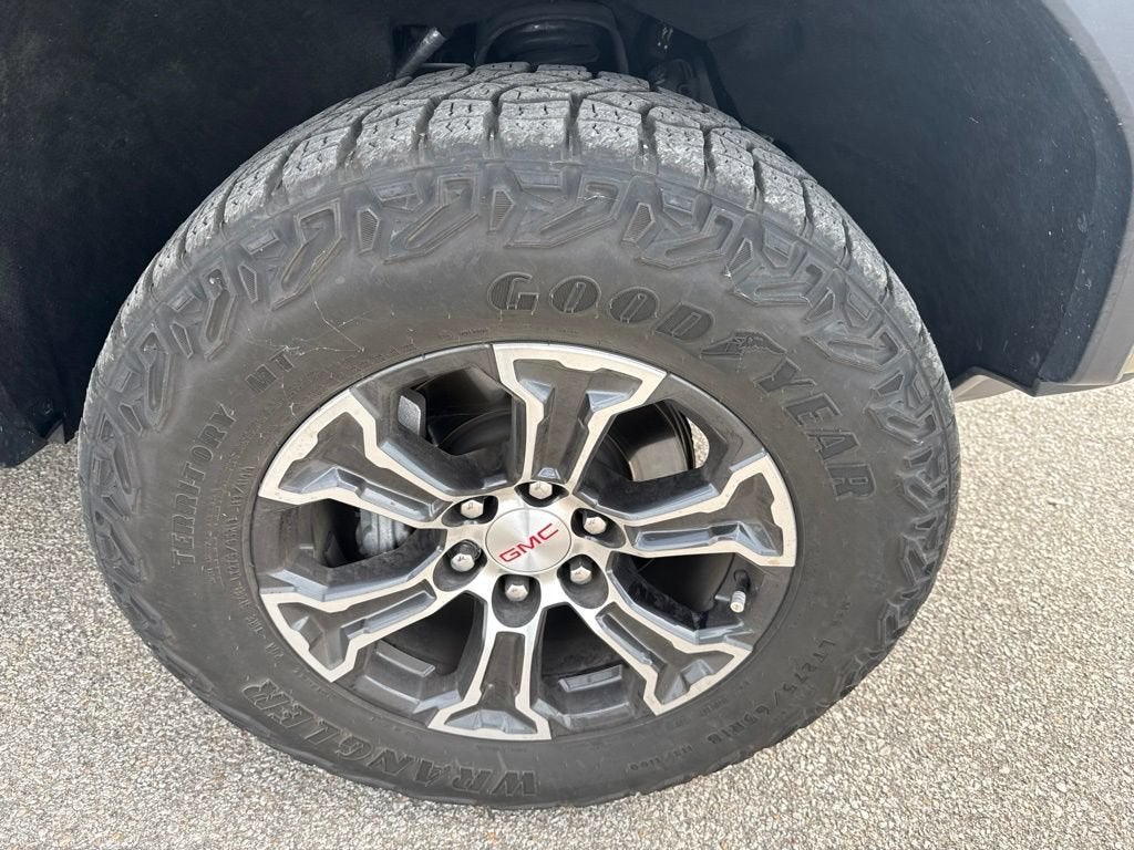 2023 GMC Canyon AT4