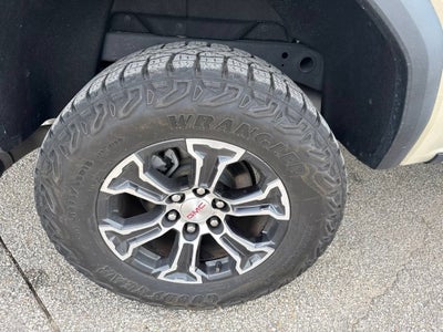 2023 GMC Canyon AT4