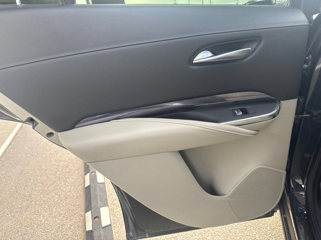 2022 Cadillac XT4 Luxury