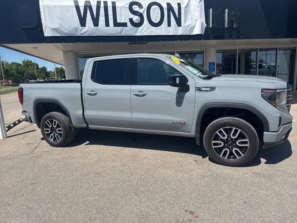 2025 GMC Sierra 1500 AT4