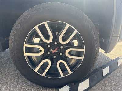 2025 GMC Sierra 1500 AT4