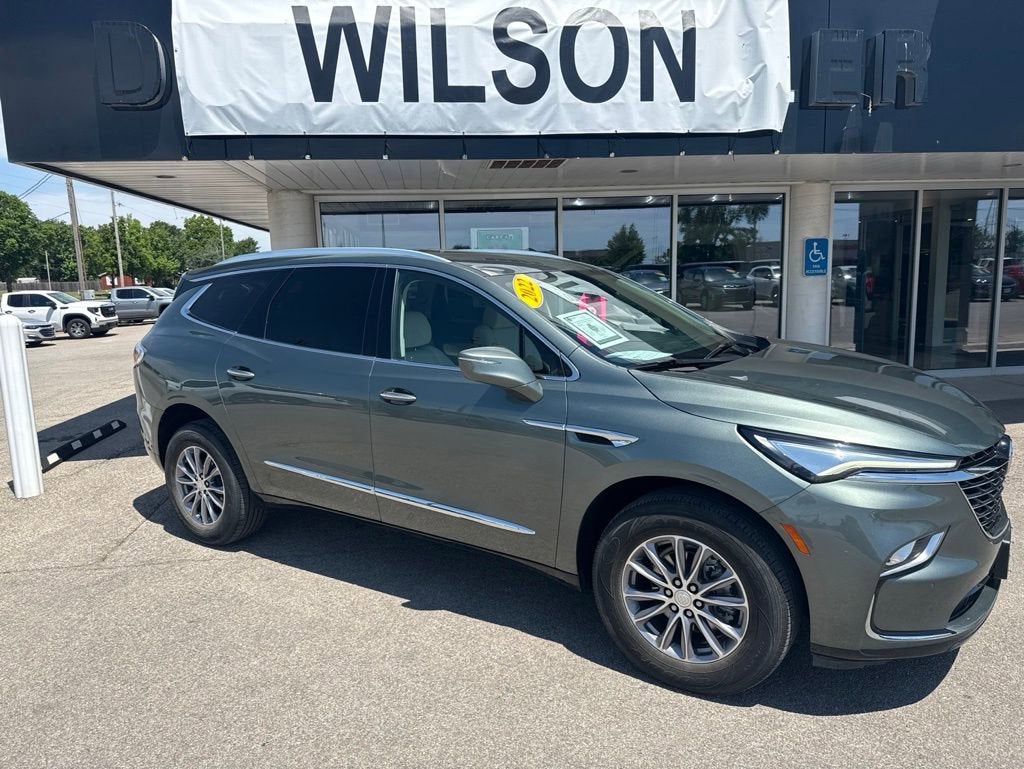 2022 Buick Enclave Essence