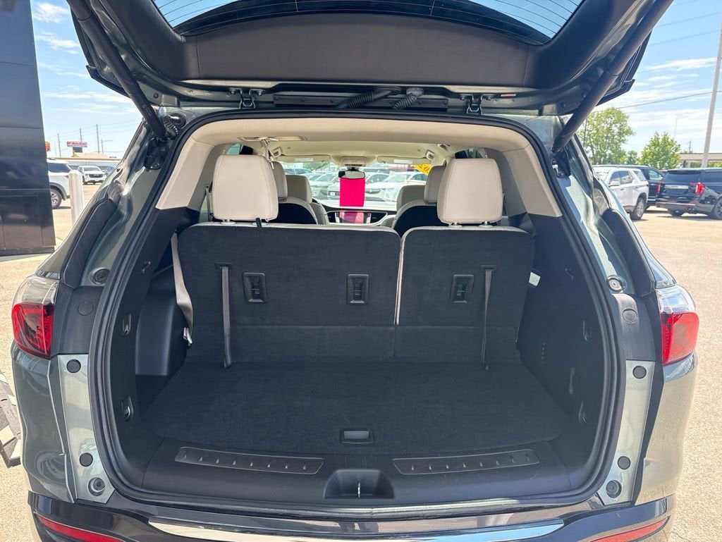 2022 Buick Enclave Essence