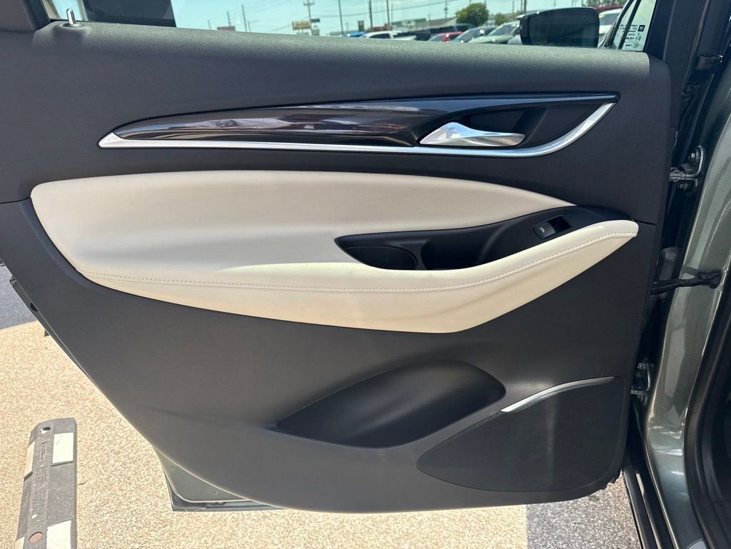 2022 Buick Enclave Essence