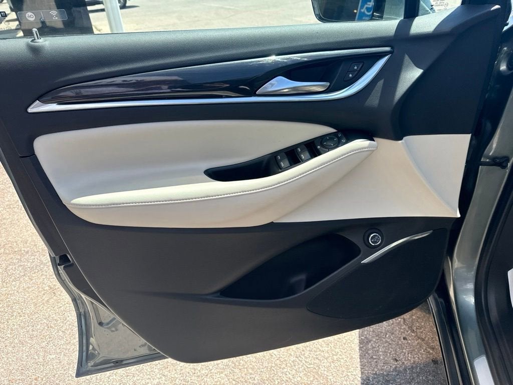 2022 Buick Enclave Essence