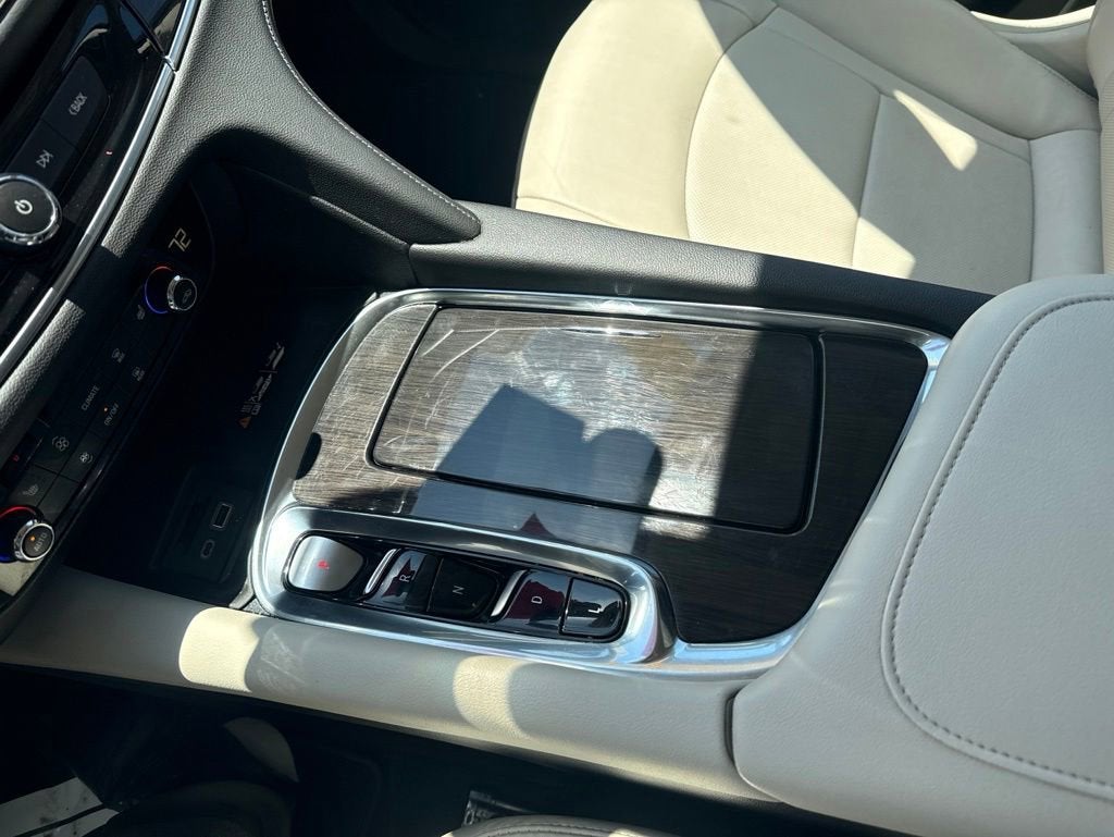 2022 Buick Enclave Essence