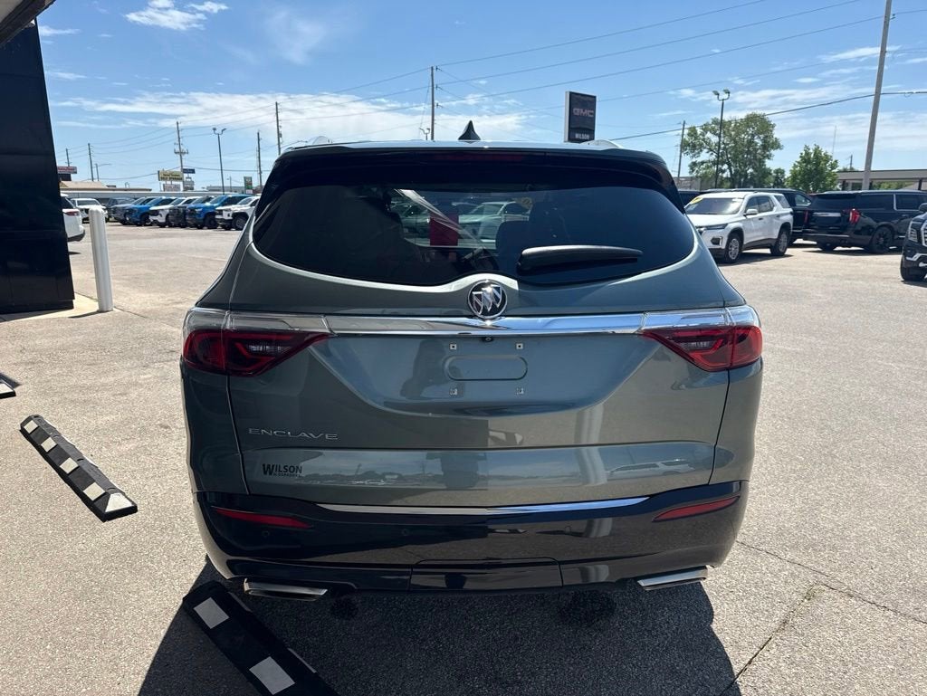 2022 Buick Enclave Essence