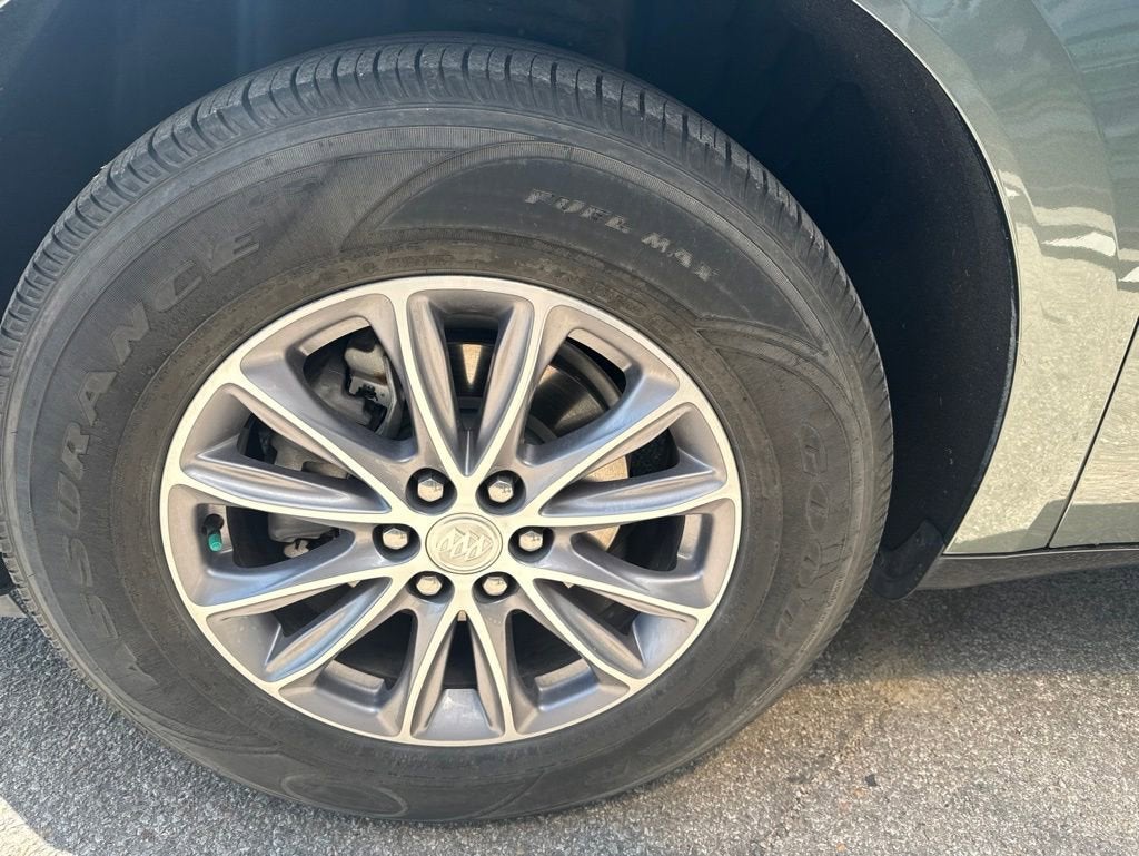 2022 Buick Enclave Essence